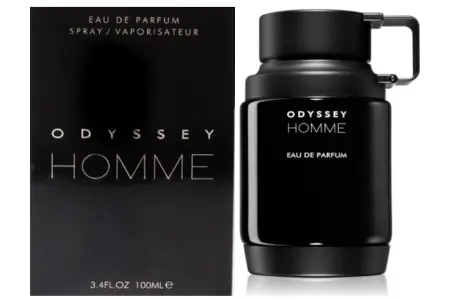 Odyssey Homme 3 Armaf odyssey homme black edition: Diseño elegante en negro brillante. Frasco cilíndrico con asa rectangular y caja negra con tipografía blanca.