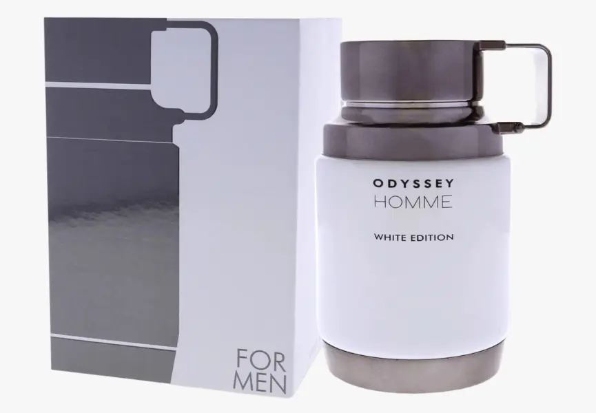 Odyssey Homme White Edition 1 Armaf Odyssey Homme White Edition: Frasco blanco con detalles metálicos, tapa y asa de color oscuro, diseño moderno y minimalista con una caja de presentación en tonos grises y blancos.